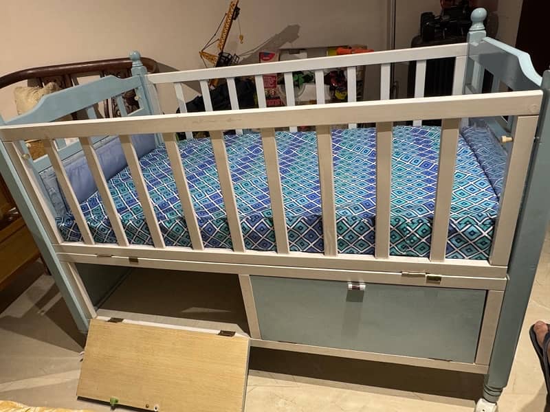 baby cot 1