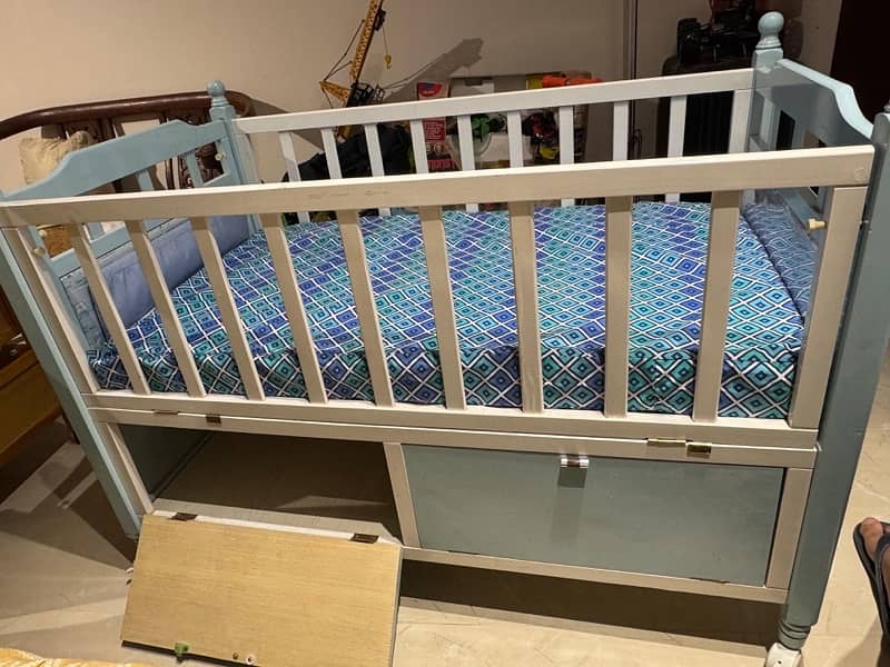 baby cot 2