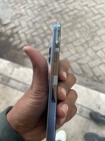 iPhone 13pro 128 gb 10/10 condition 2