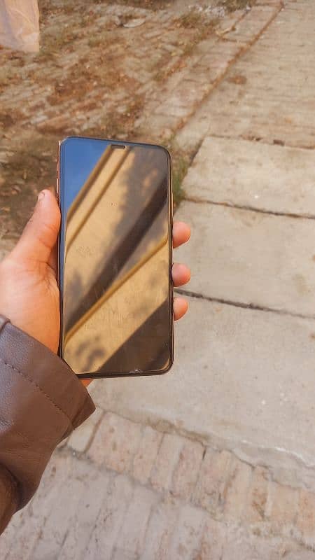 Apple iPhone XS Max in used condition 5