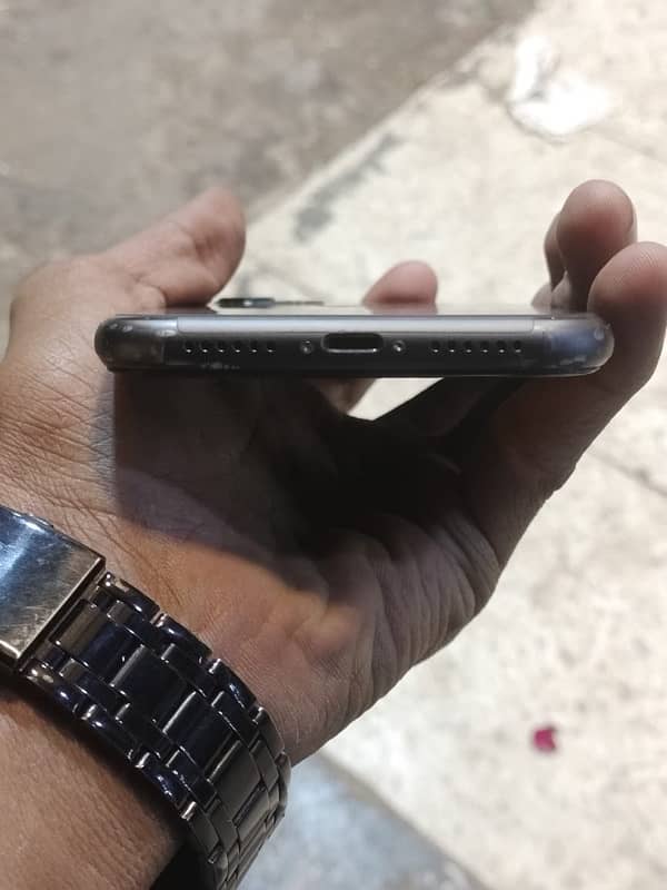 iPhone 11 128GB PTA Approved 6