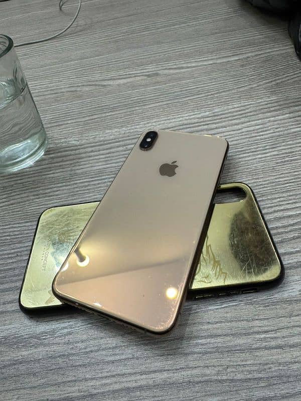 XS max PTA approved 256gb with box charger 0