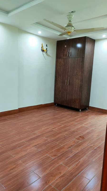 2 BED NON FURNISH APARTMENT AVAILEBAL FOR RENT IN BAHRIA TOWN LAHORE 3