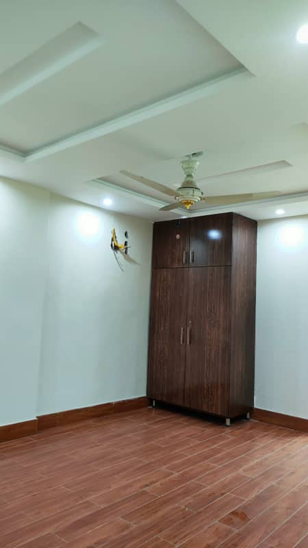 2 BED NON FURNISH APARTMENT AVAILEBAL FOR RENT IN BAHRIA TOWN LAHORE 4