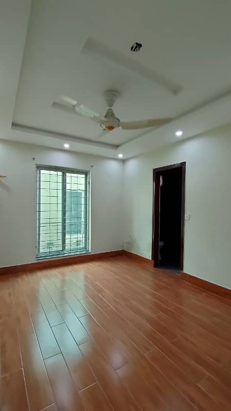 2 BED NON FURNISH APARTMENT AVAILEBAL FOR RENT IN BAHRIA TOWN LAHORE 5