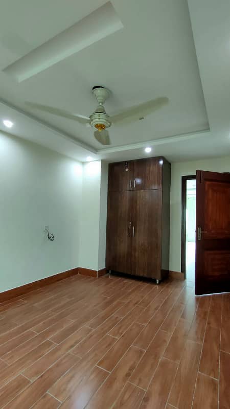 2 BED NON FURNISH APARTMENT AVAILEBAL FOR RENT IN BAHRIA TOWN LAHORE 6