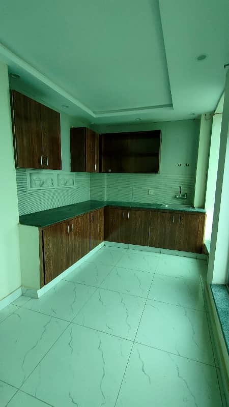 2 BED NON FURNISH APARTMENT AVAILEBAL FOR RENT IN BAHRIA TOWN LAHORE 8