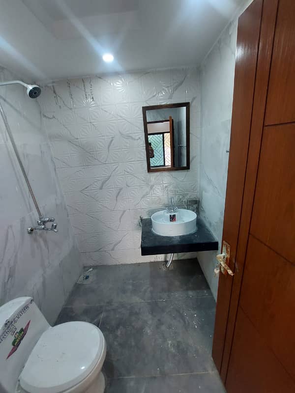 5 MARLA LIKE NEW HOUSE AVAILEBAL FOR RENT IN BAHRIA TOWN LAHORE 13