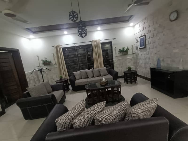 01 KANAL LIKE NEW FURNISHED LOWER PORTION AVAILEBAL FOR RENT IN BAHRIA TOWN LAHORE 22