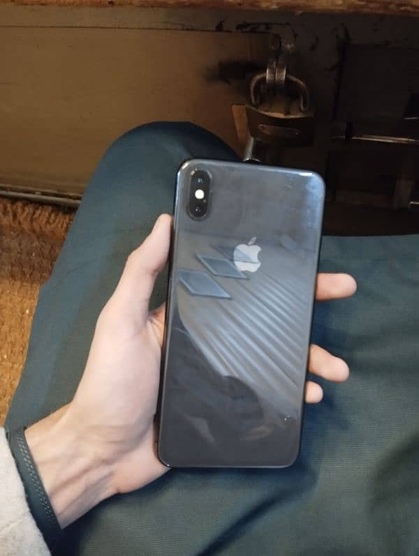 I phone xs Max 10/8 condition water pack all original 4