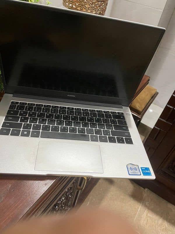 Huawei mack book D14 9