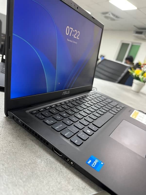 Asus Vivobook i5 X415 (Gen 11) 8GB RAM 512GB SSD 3