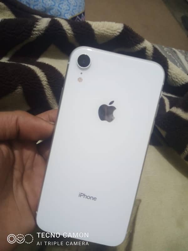 iPhone XR 3