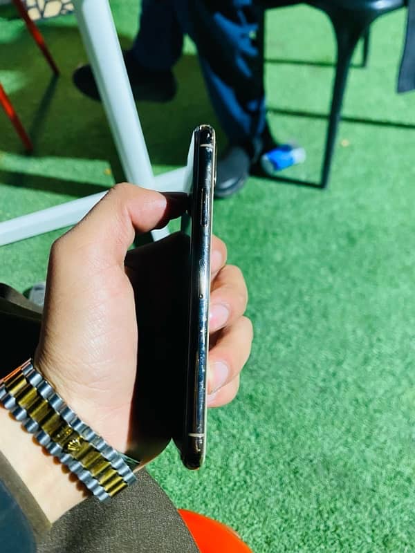 Iphone XS Non PTA 4