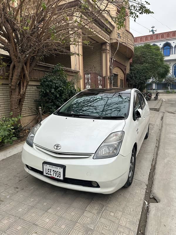 Toyota Prius 2013 1