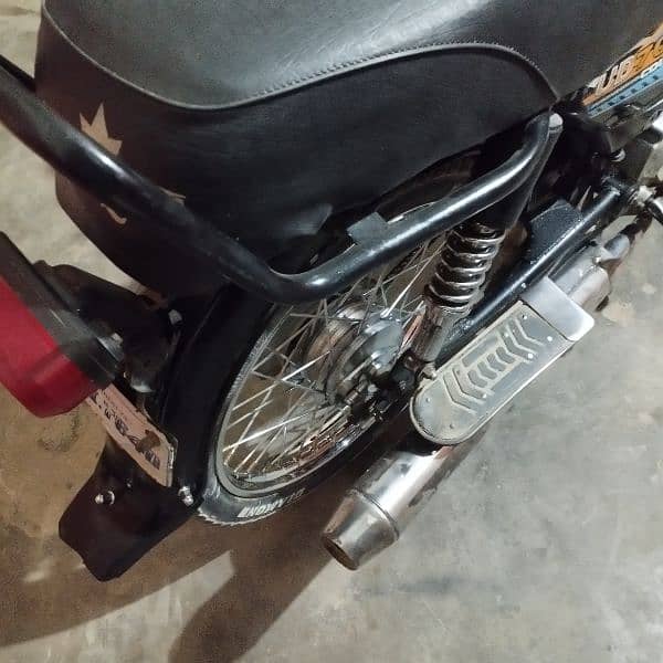 exchange karni ha 125 honda ho 17 16 Ka model ho 3