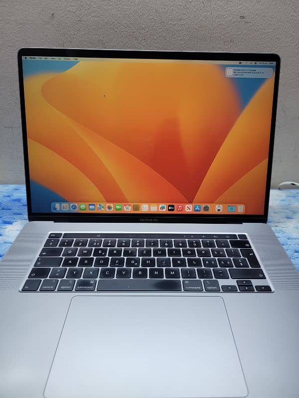 APPLE MACKBOOK PRO 2019 16" 1