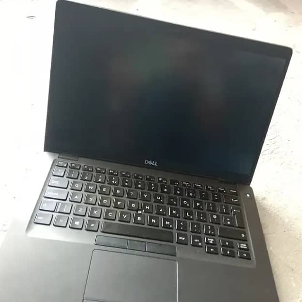 Dell laptop 256/8GB latitude 5400 3