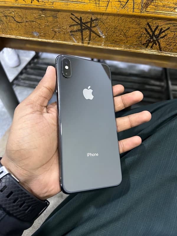 Iphone Xsmax , waterpack,94 battery health,Non PTA, 10/10 condition 8