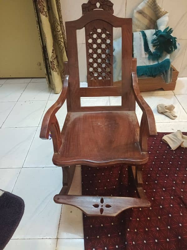 In Good condition and child Chair 0