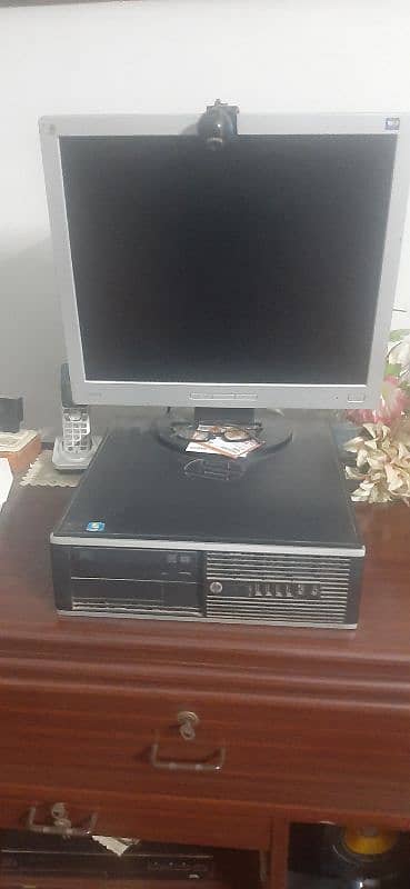 computer table with pentium 4+web cam 0