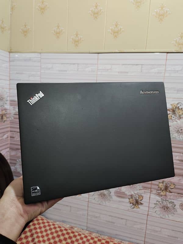 Lenovo Thinkpad T450s Core i5-5th Generation 4GB RAM 128 GB SSD 4