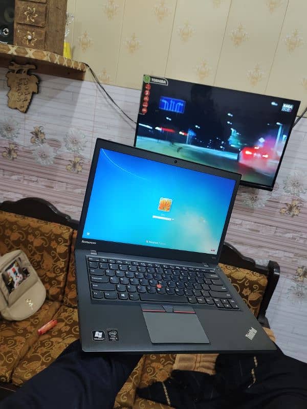 Lenovo Thinkpad T450s Core i5-5th Generation 4GB RAM 128 GB SSD 9