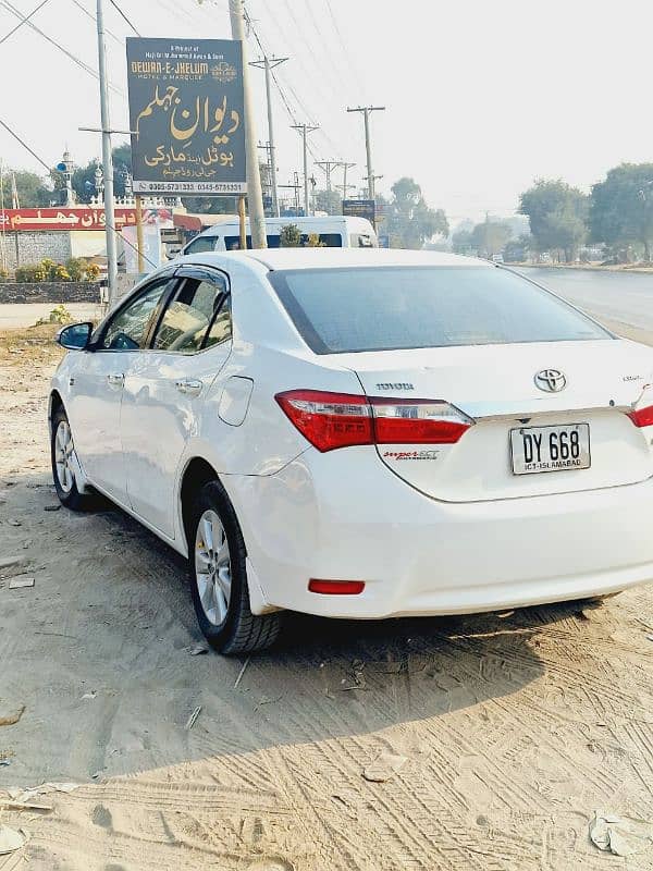 Toyota Corolla Altis 1.6 2015 4