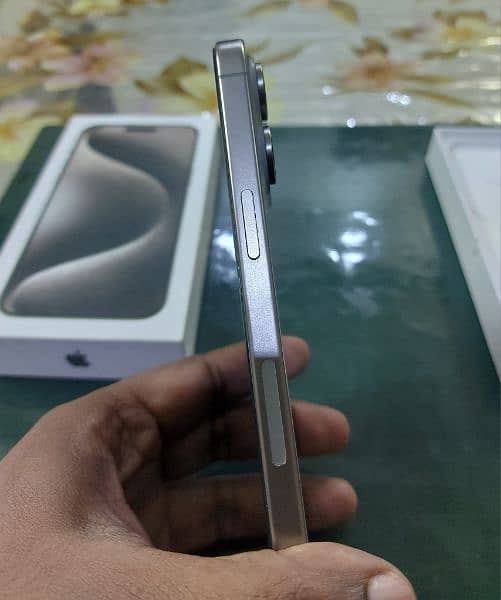 Iphone 15 pro max Natural Titanium 512gb jv 3