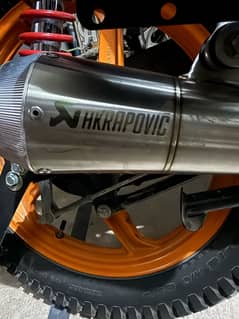 akrapovic