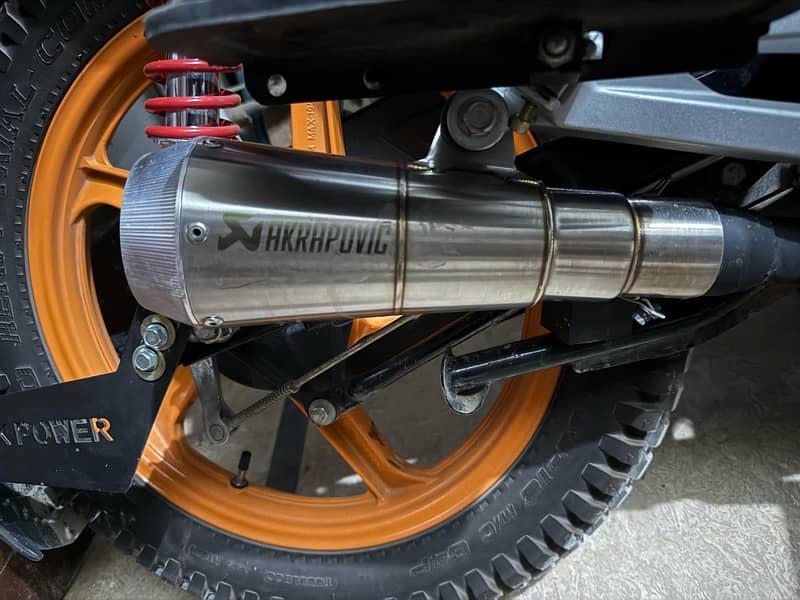 akrapovic original exhaust 1