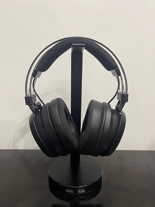 RAZER Nari Essential Wireless Headset 0