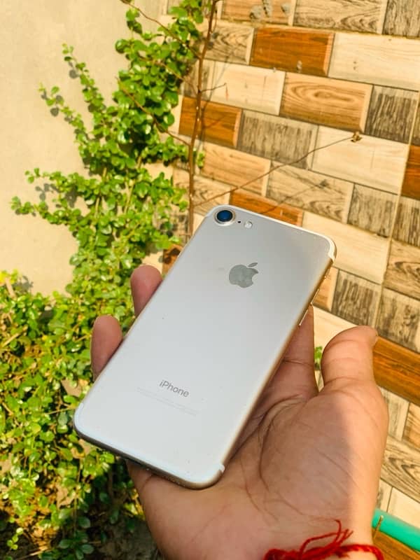 iphone 7 64gb pta approved 3