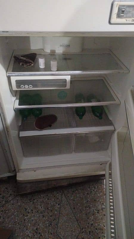 I'm selling my refrigerator 0