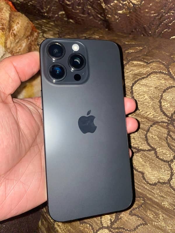 I am sale iphone 15 pro max icloud locked 256gb 3