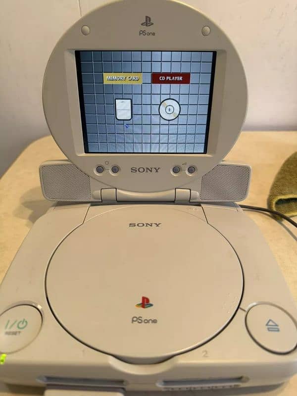 Playstation PsOne With Sareen 3