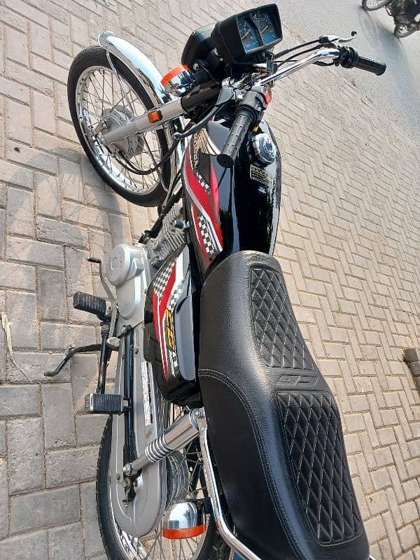 Neat and clean bike. koi km ne hony wala. 1