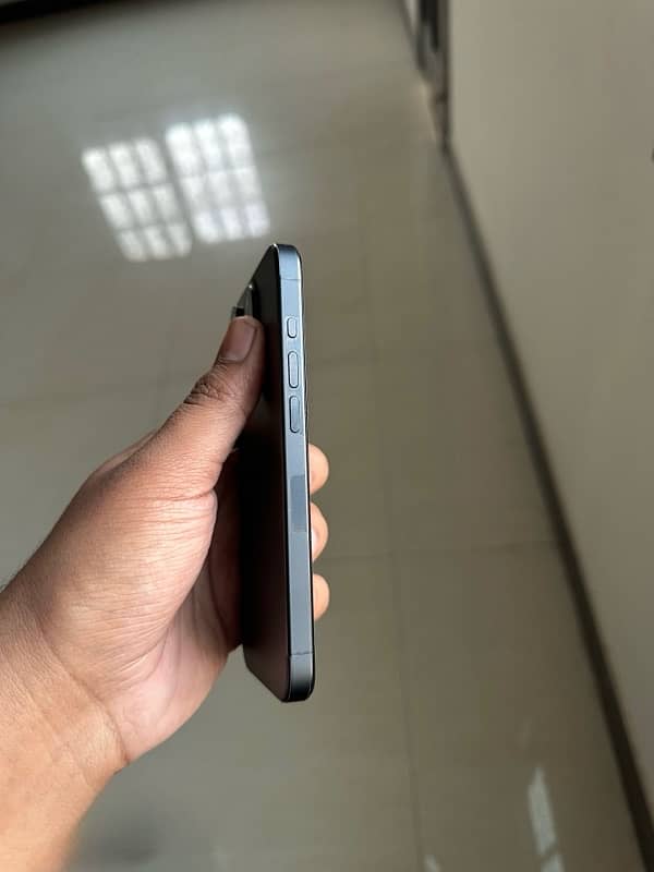 iPhone 15 Pro 128GB (jv) 1