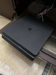 PS4 slim 1tb