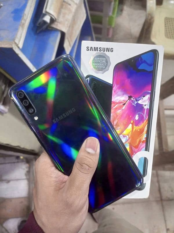 Samsung A70 New condition 6GB 128GB Seald complet saman Pta approved 4