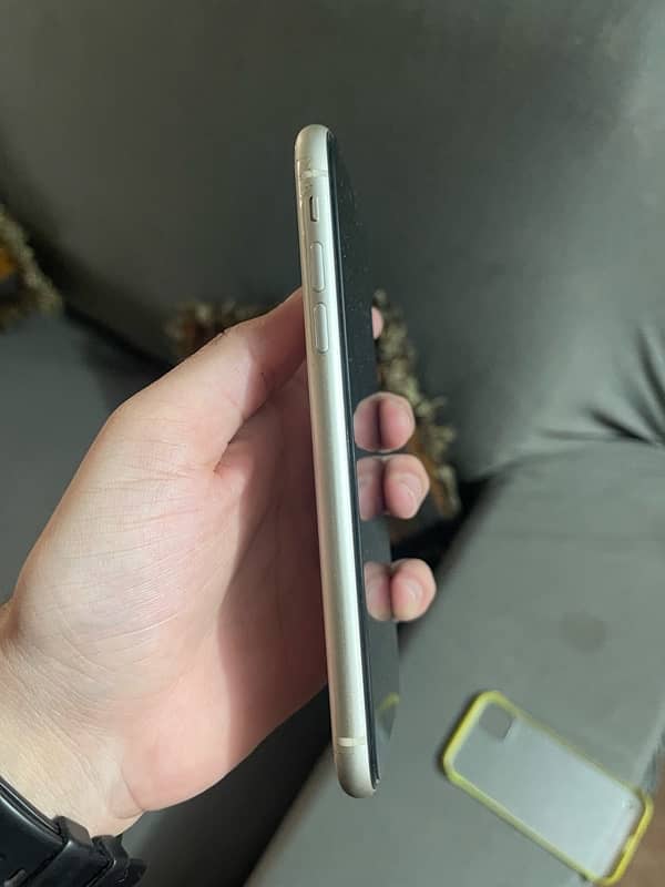 Iphone 11 64 GB non PTa Jv 8