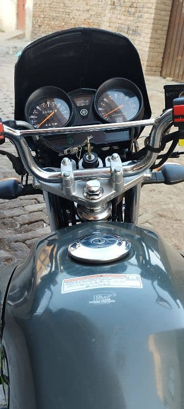 Yamaha ybr G 2023 model 22km used urgent for sale final price 0