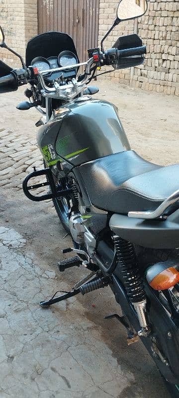 Yamaha ybr G 2023 model 22km used urgent for sale final price 1