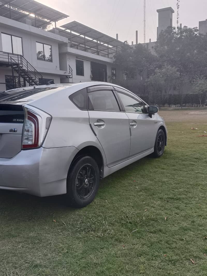 Toyota Prius 2013 1