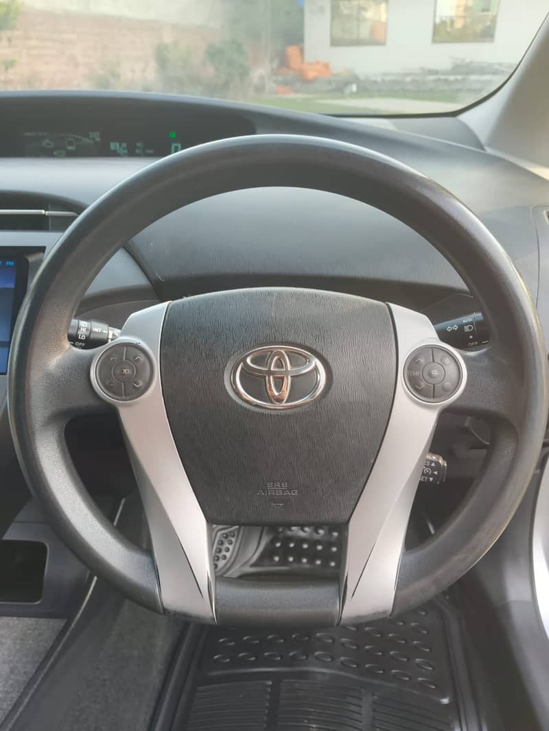 Toyota Prius 2013 3