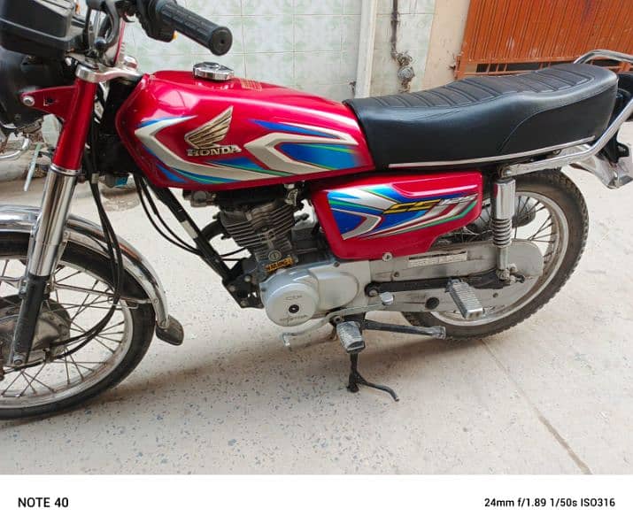 Assalamualaikum honda 125 22model Rawalpindi number 03156205605 10