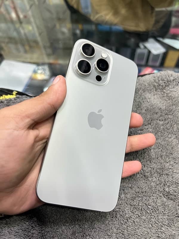 iphone 15 pro max 1