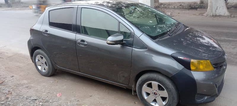 Toyota Vitz 2015 5