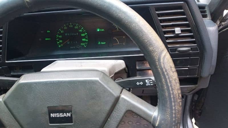 Nissan Sunny 1989 6