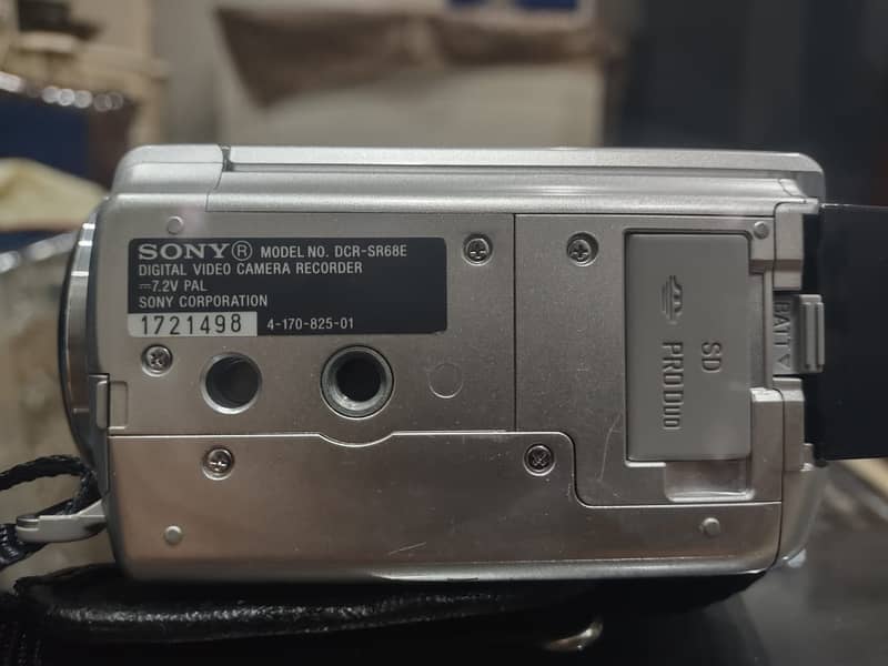 Sony Digital Video Camera Model No DCR-- SR 68e 1